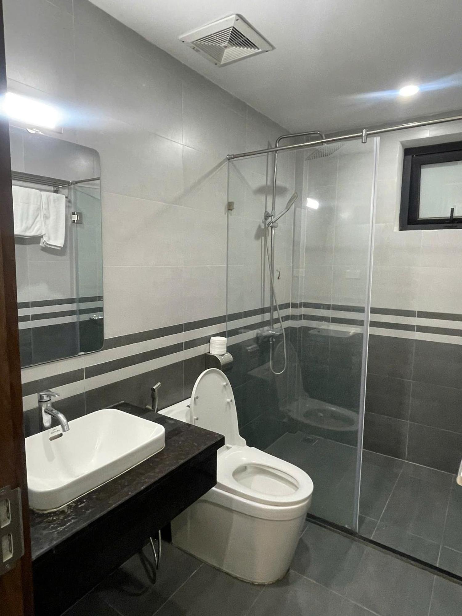 Era Apartment Xuan Thuy Hanoi Exterior photo