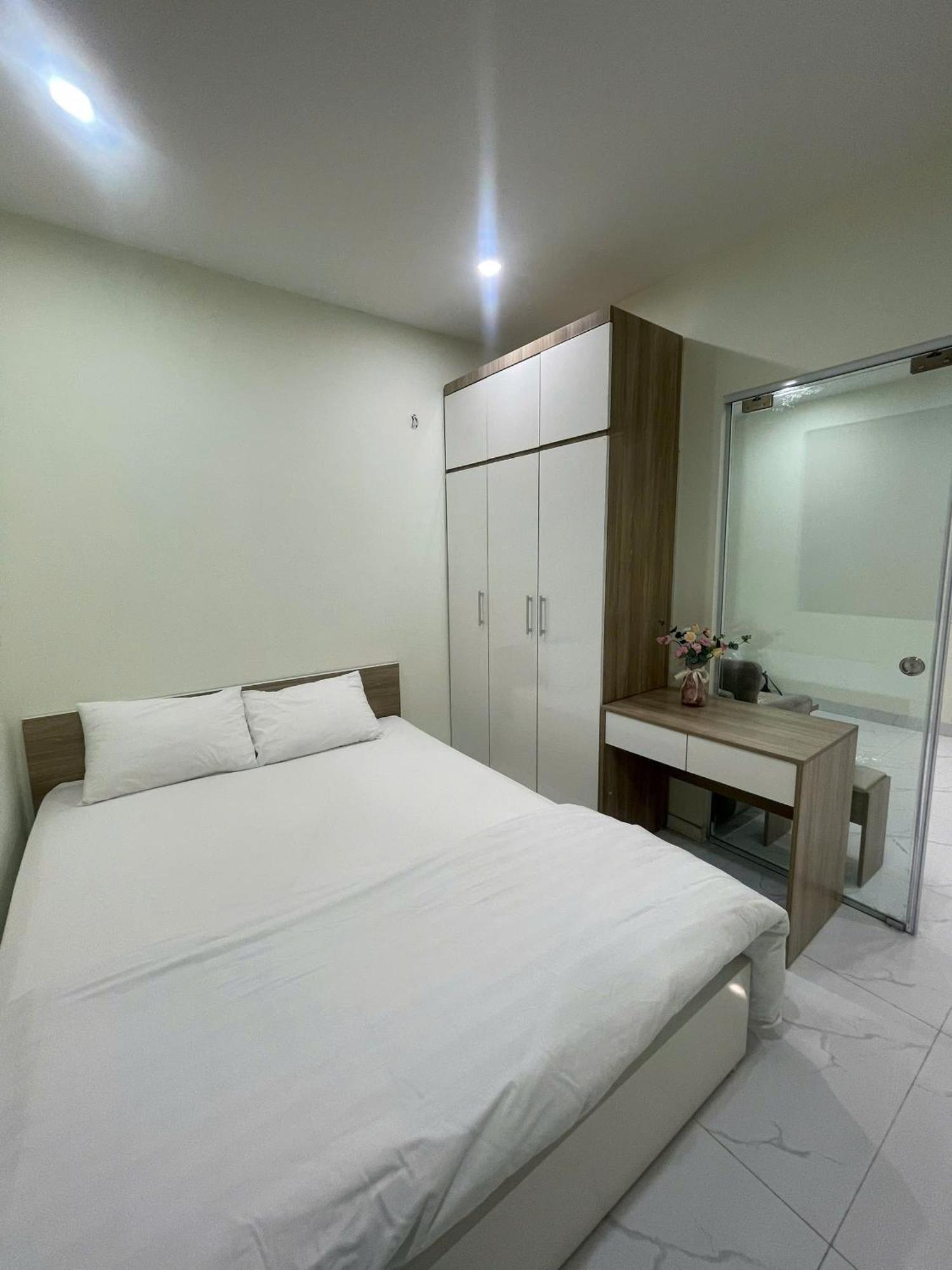 Era Apartment Xuan Thuy Hanoi Exterior photo